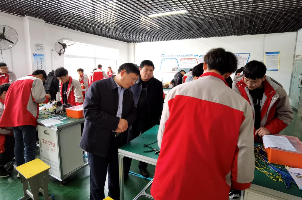 谈球吧平台app入口