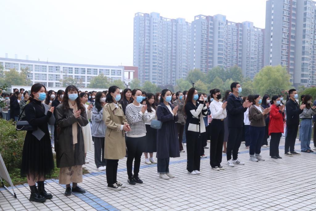 谈球吧平台app入口